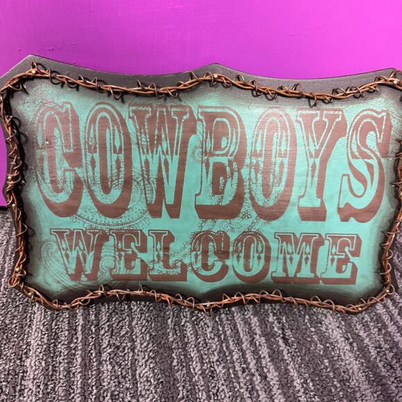 Rustic “Cowboys Welcome” Western Wall Sign | Turquoise Metal Décor | Barbed Wire - Picture 3 of 6